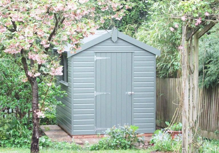 Classic Shed in Moss Paint