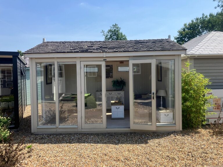 Burnham - 3.0m x 4.2m (10ft x 14ft)