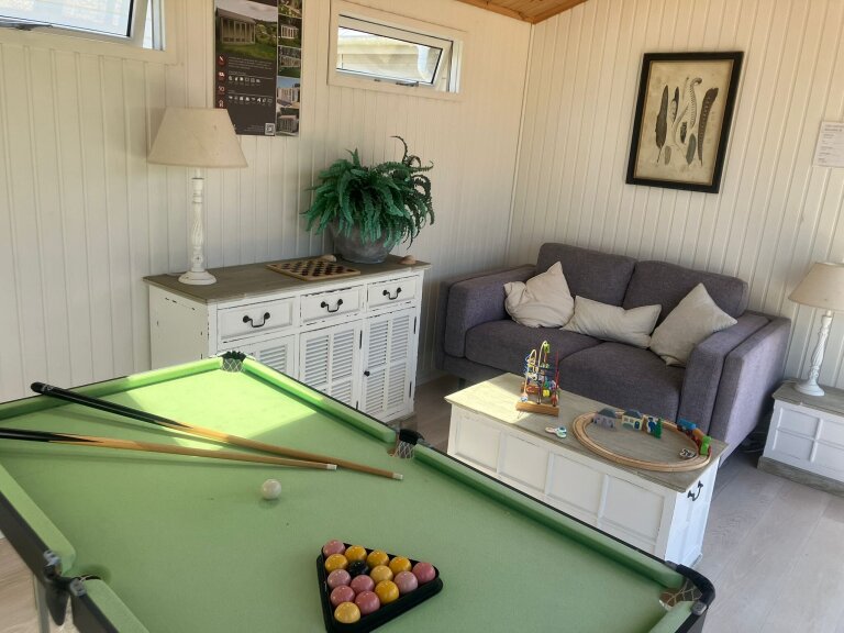 Burnham - 3.0m x 4.2m (10ft x 14ft)