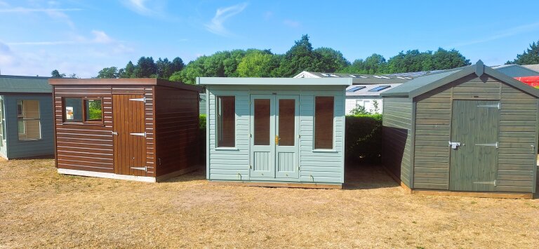 Thornham - 2.4m x 3.0m (8ft x 10ft)