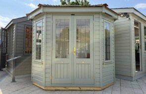 Wiveton Summerhouse
                 1.8m x 2.5m
                 Exterior Lizard
